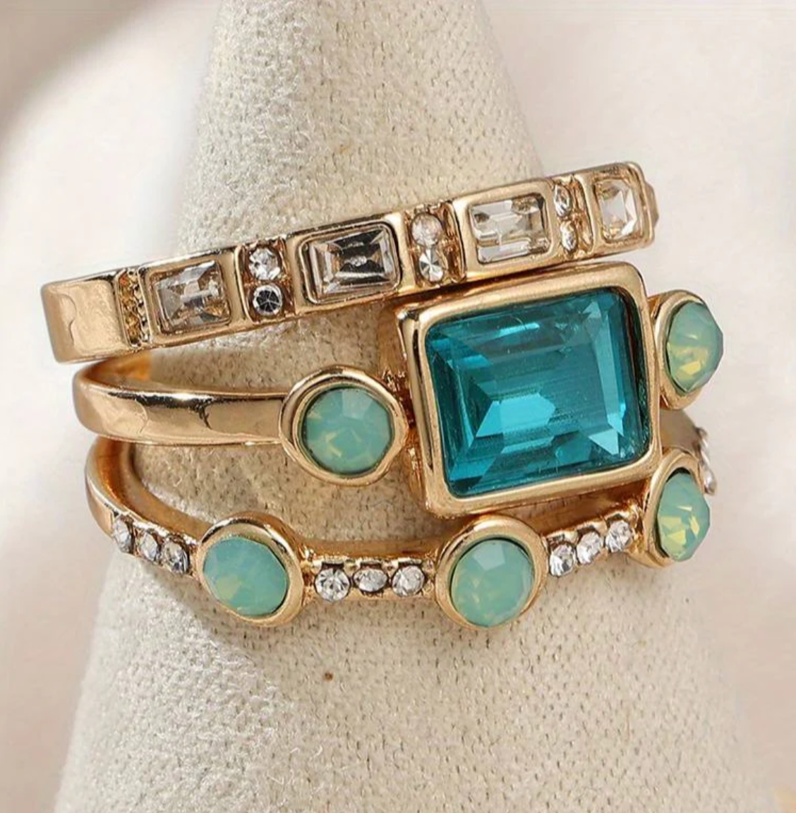 Collezione di anelli classici vintage con cristalli