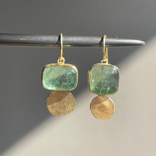 Orecchini vintage in vetro verde e dorato
