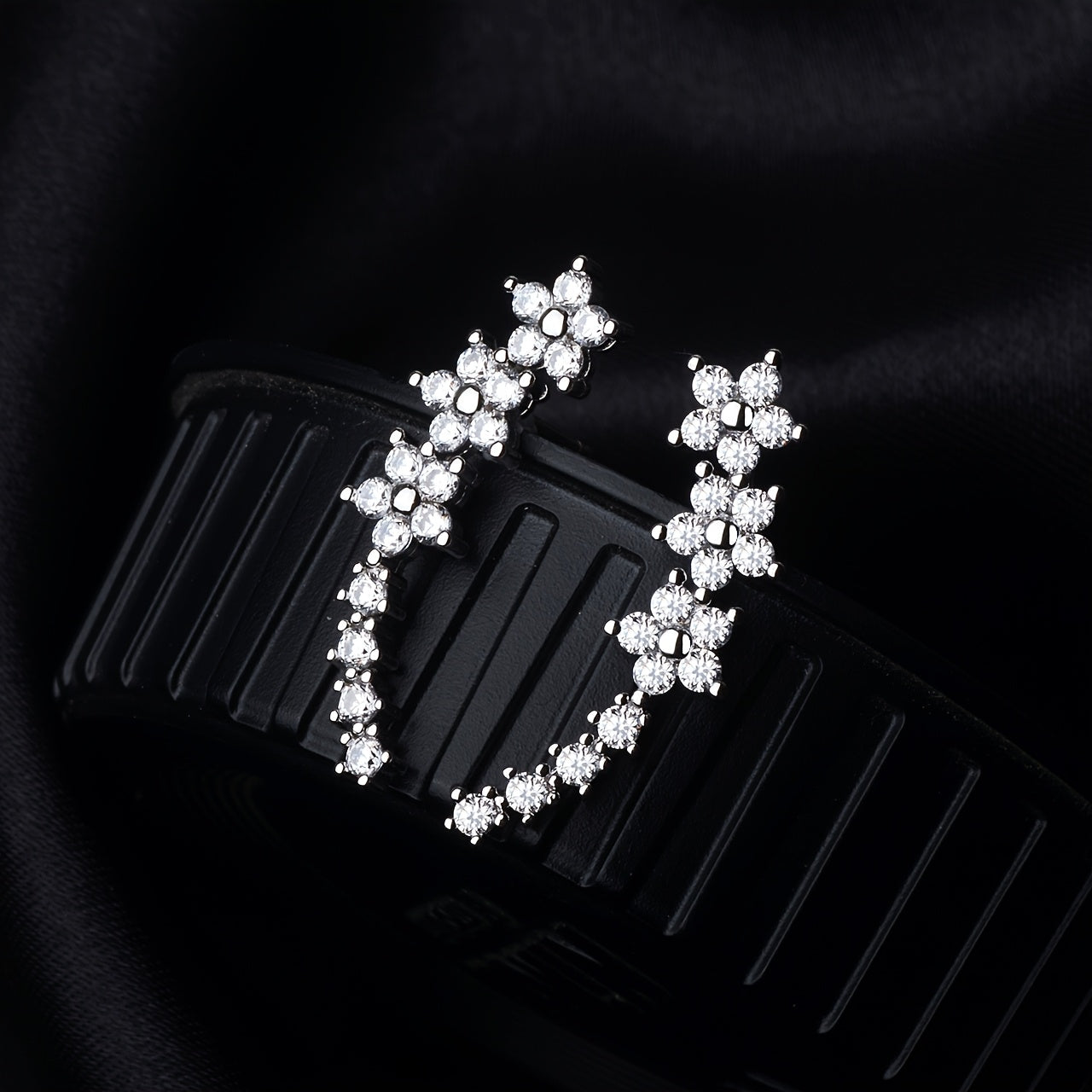 Orecchini lussuosi floreali con strass
