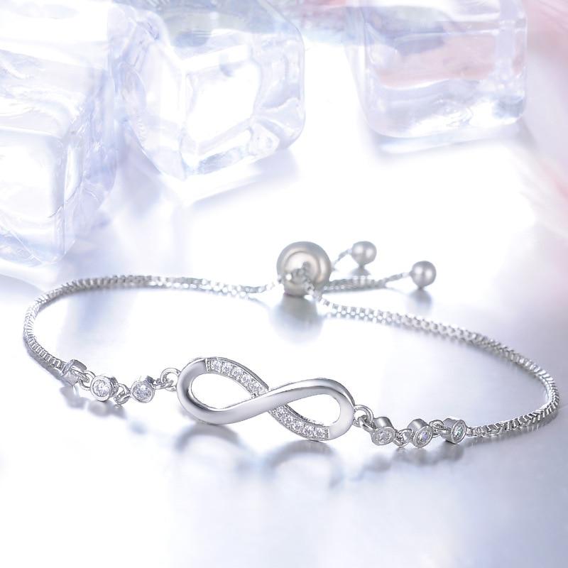 Bracciale regolabile in argento con simbolo dell’infinito