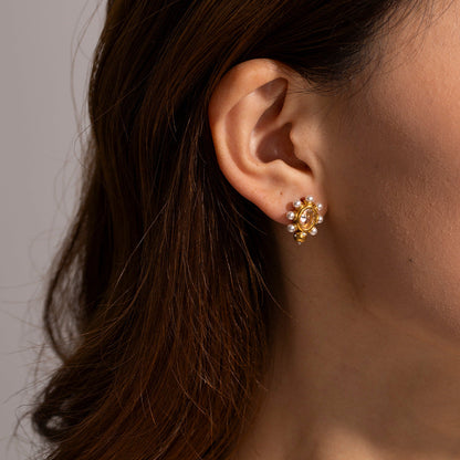 Orecchini sofisticati in oro con perla