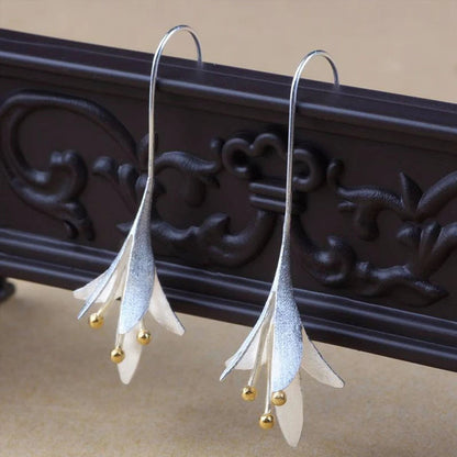 Orecchini eleganti a fiore in argento