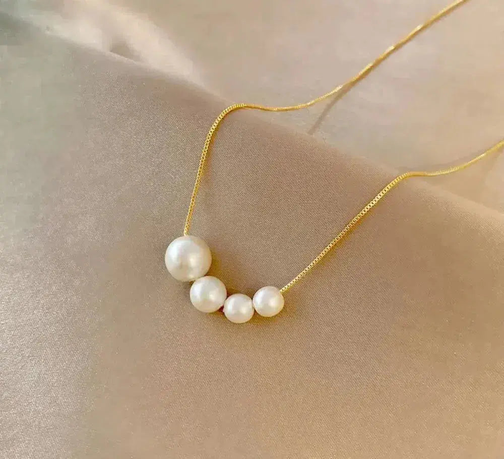 Collana elegante in oro con perle d’acqua dolce