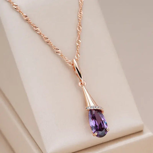 Collana elegante con gocce di cristallo malva