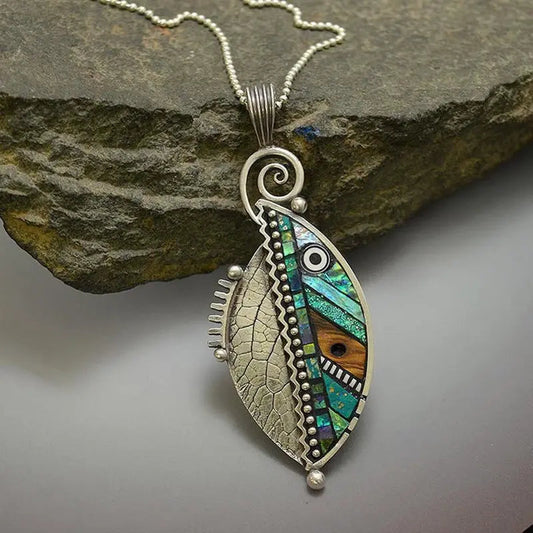 Collana con foglia verde in cristallo su argento vintage