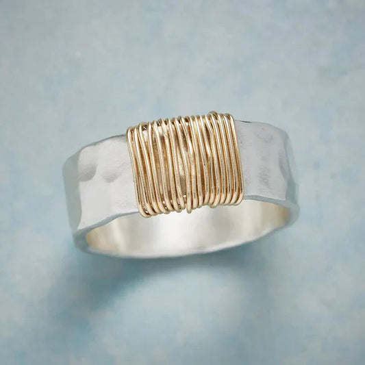Anello senza tempo in oro e argento vintage