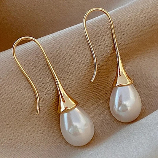 Orecchini Classici con Perla Helena